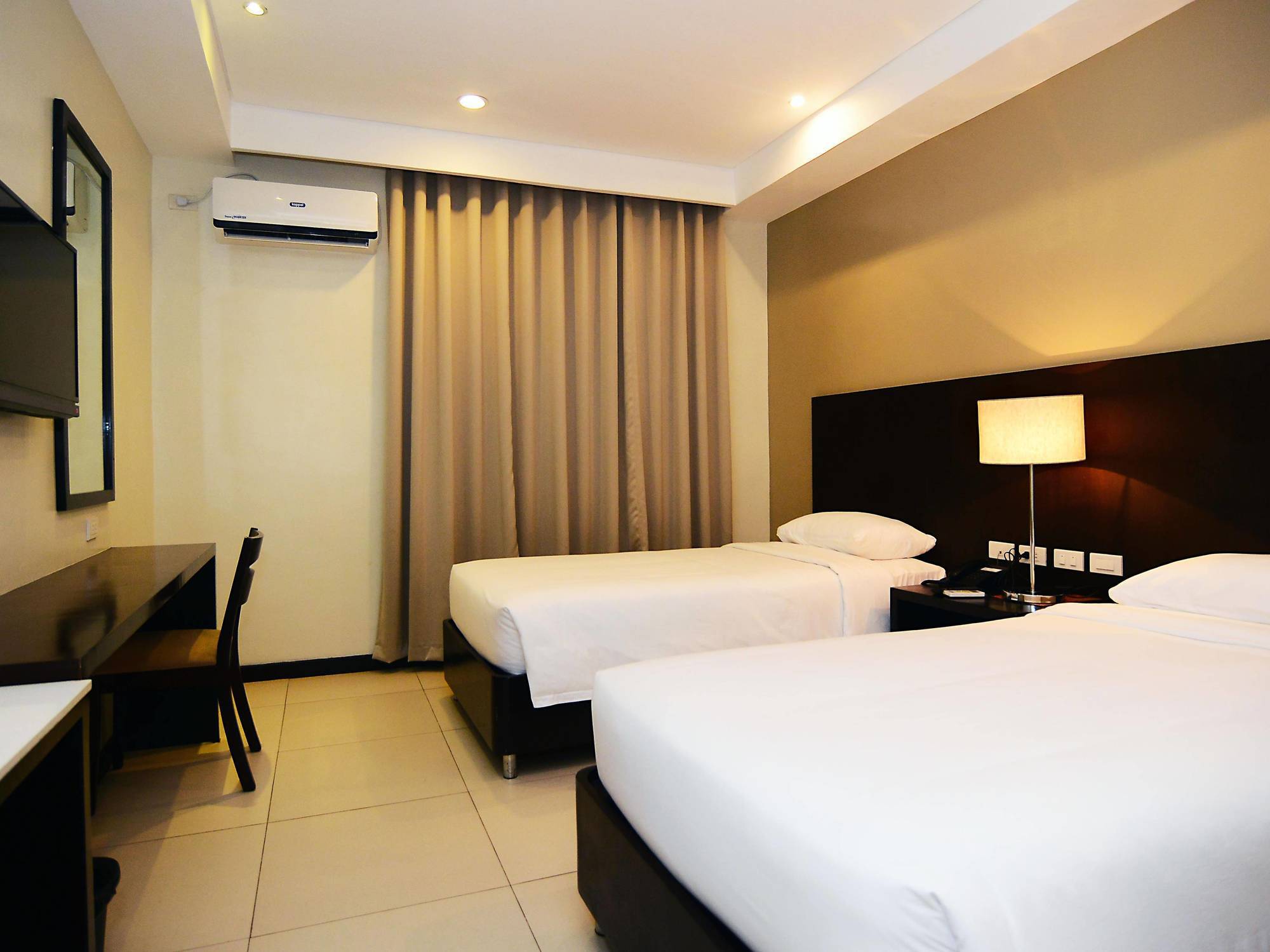 Ever O Business Hotel Zamboanga Bagian luar foto